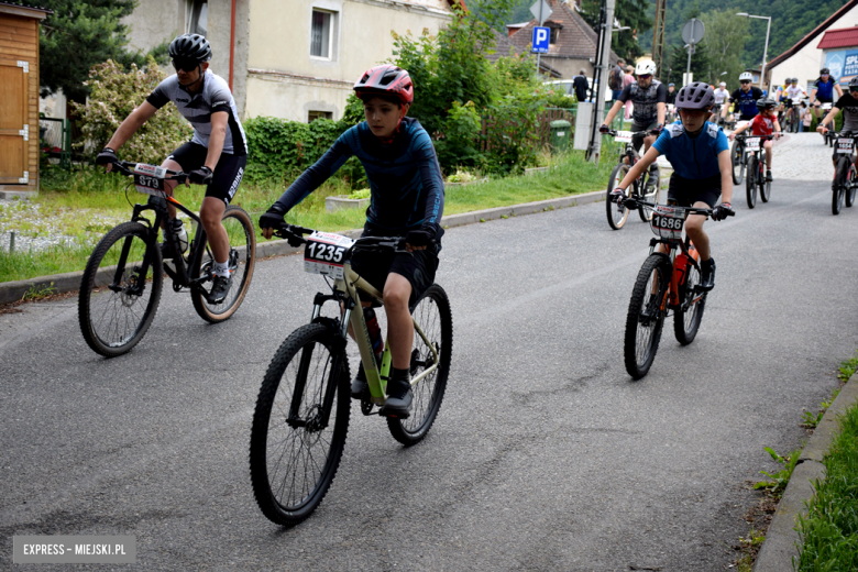 Rzesza kolarzy zalała Bardo. MTB Bike Maraton w Mieście Cudów