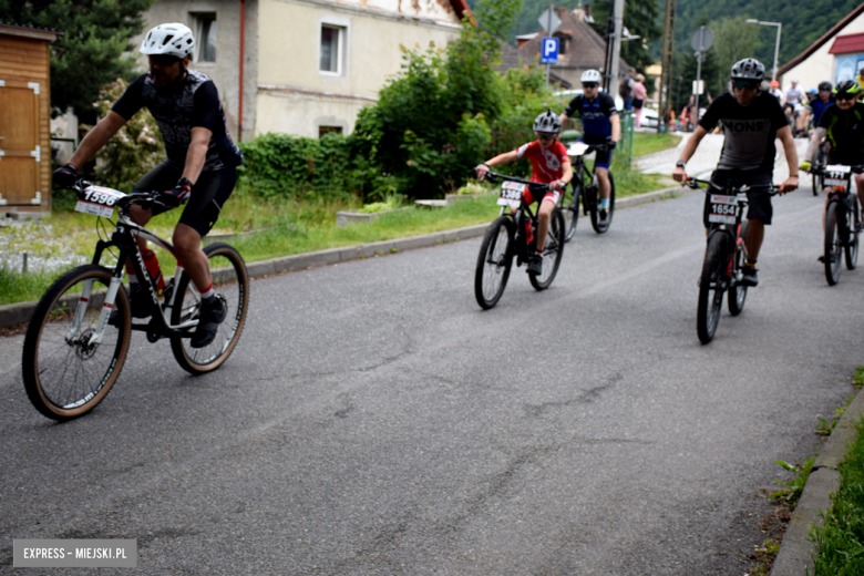 Rzesza kolarzy zalała Bardo. MTB Bike Maraton w Mieście Cudów