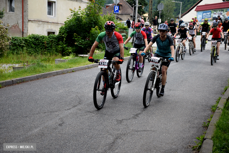 Rzesza kolarzy zalała Bardo. MTB Bike Maraton w Mieście Cudów