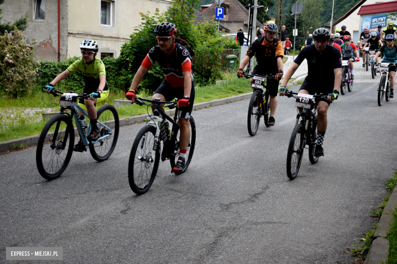 Rzesza kolarzy zalała Bardo. MTB Bike Maraton w Mieście Cudów