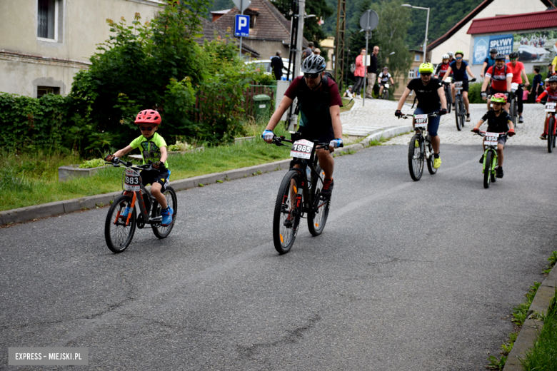 Rzesza kolarzy zalała Bardo. MTB Bike Maraton w Mieście Cudów