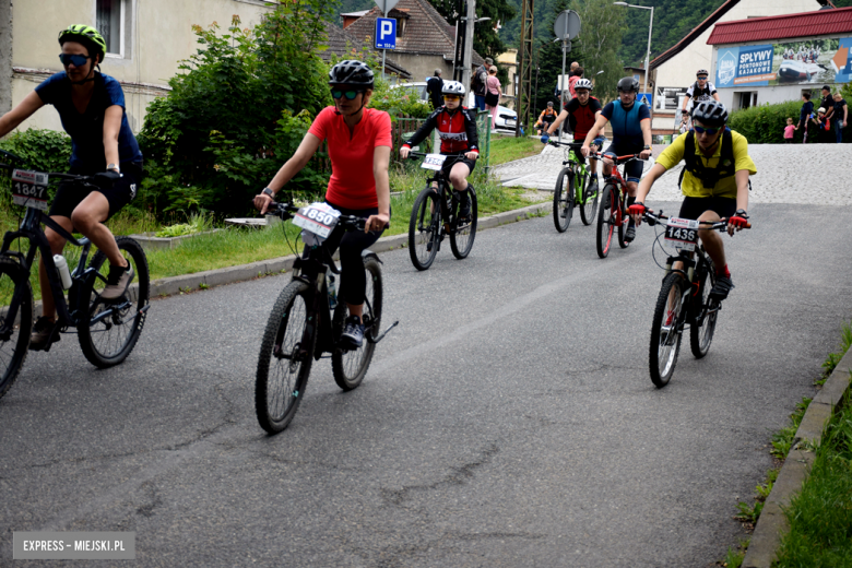 Rzesza kolarzy zalała Bardo. MTB Bike Maraton w Mieście Cudów