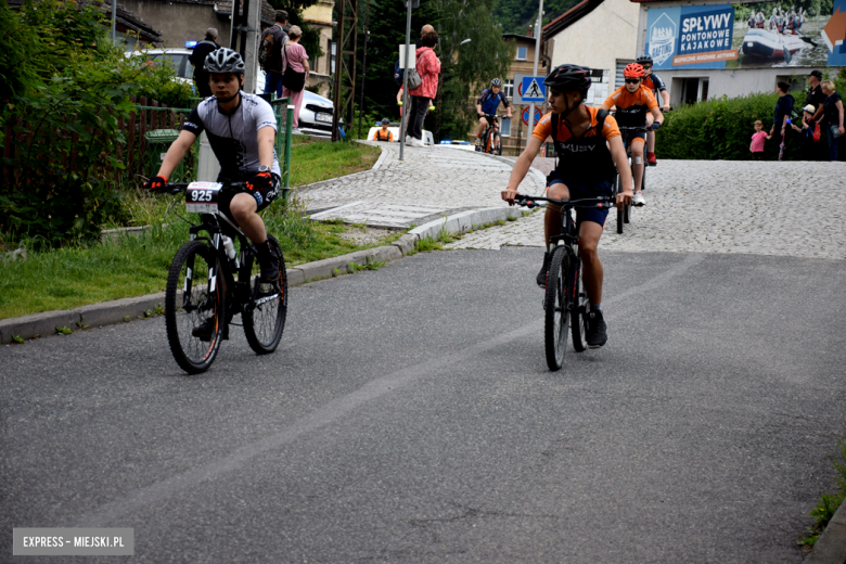 Rzesza kolarzy zalała Bardo. MTB Bike Maraton w Mieście Cudów