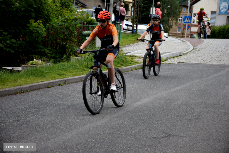 Rzesza kolarzy zalała Bardo. MTB Bike Maraton w Mieście Cudów