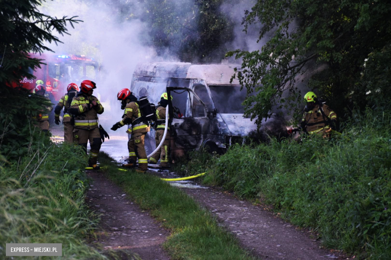 Pożar busa w Opolnicy