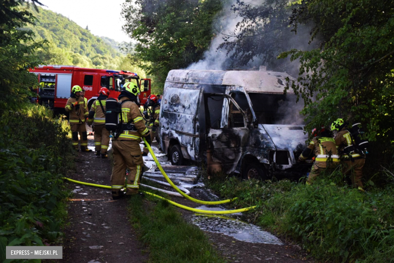 Pożar busa w Opolnicy