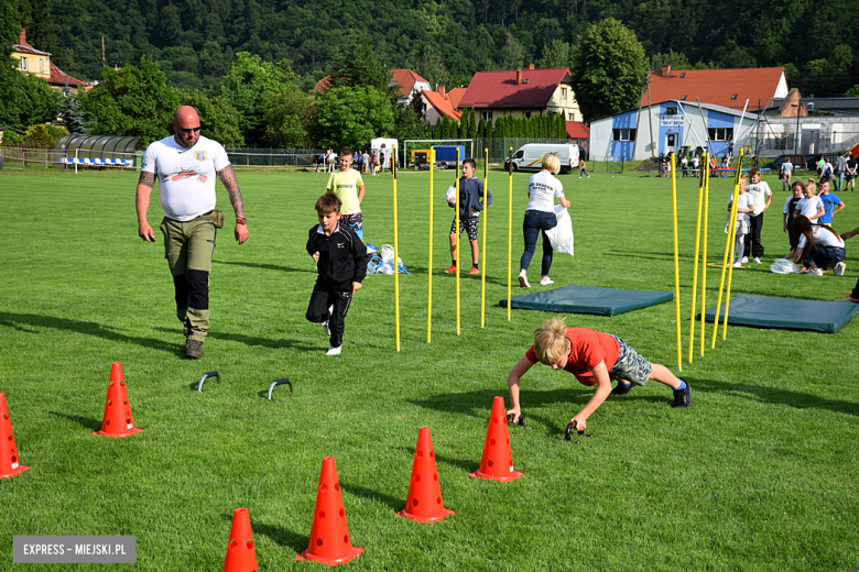 	Bajkowa Parada i Święto Piernika w Bardzie. Gwiazdą wieczoru był Szymon Wydra i Carpe Diem