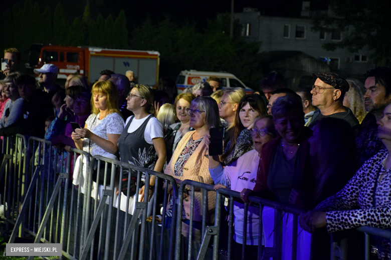 	Bajkowa Parada i Święto Piernika w Bardzie. Gwiazdą wieczoru był Szymon Wydra i Carpe Diem