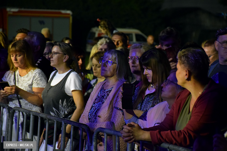 	Bajkowa Parada i Święto Piernika w Bardzie. Gwiazdą wieczoru był Szymon Wydra i Carpe Diem