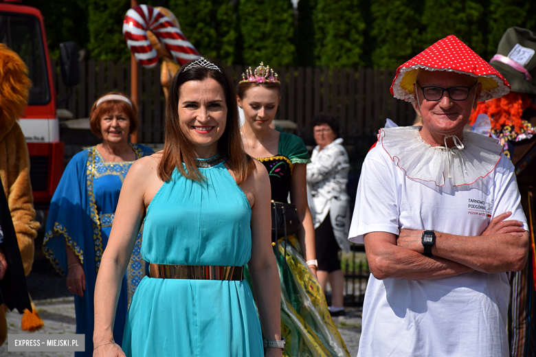 Bajkowa Parada i Święto Piernika w Bardzie. Gwiazdą wieczoru był Szymon Wydra i Carpe Diem