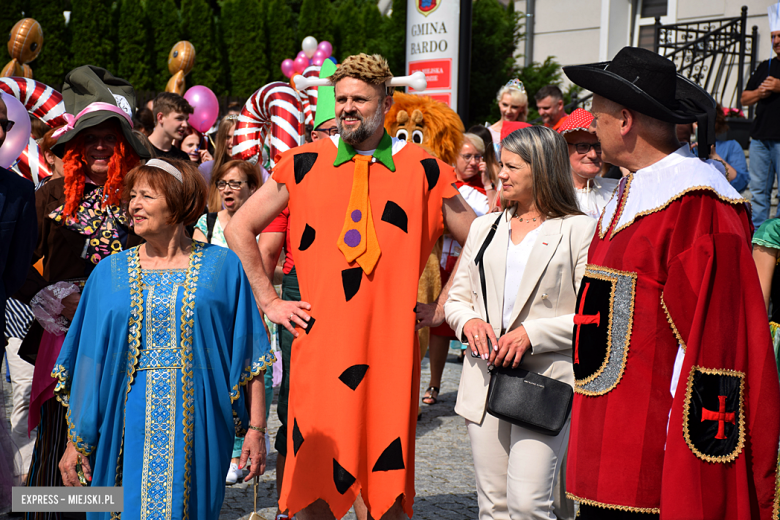 Bajkowa Parada i Święto Piernika w Bardzie. Gwiazdą wieczoru był Szymon Wydra i Carpe Diem