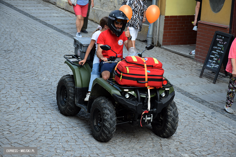 	Bajkowa Parada i Święto Piernika w Bardzie. Gwiazdą wieczoru był Szymon Wydra i Carpe Diem