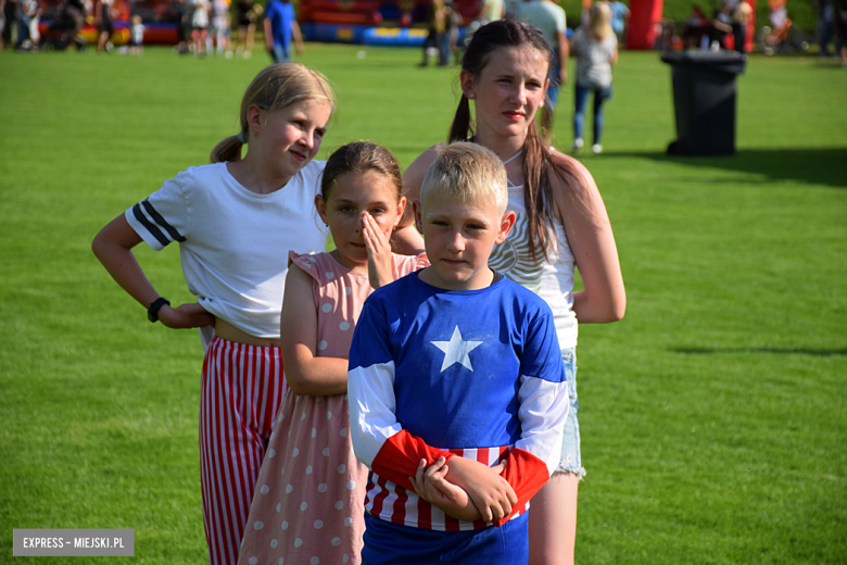 	Bajkowa Parada i Święto Piernika w Bardzie. Gwiazdą wieczoru był Szymon Wydra i Carpe Diem