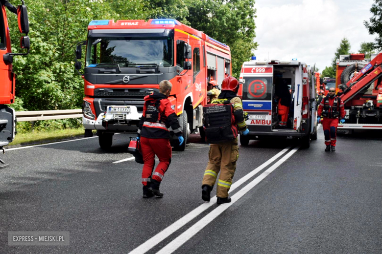 Śmiertelny wypadek na krajowej ósemce między Bardem a Dębowiną. Zginęły dwie kobiety