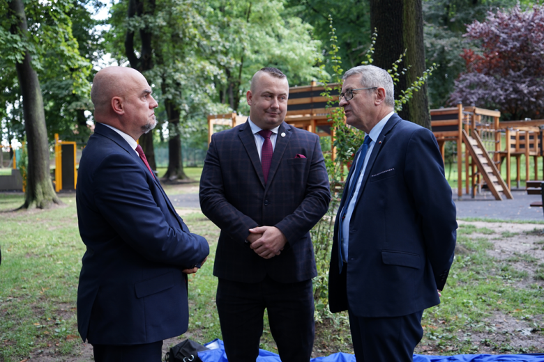 Briefing prasowy w Ziębicach na temat rządowego programu Rodzina800+