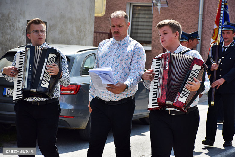 Tłumy na dożynkach gminnych w Budzowie. Zespół Daj To Głośniej gwiazdą wieczoru!