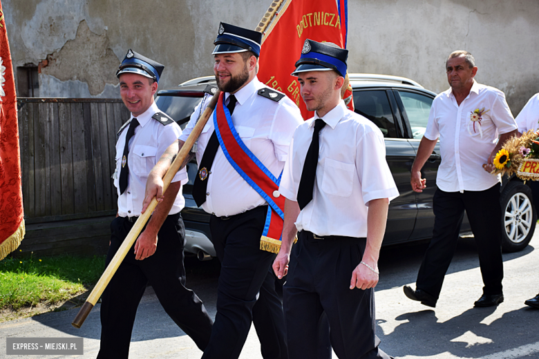 Tłumy na dożynkach gminnych w Budzowie. Zespół Daj To Głośniej gwiazdą wieczoru!