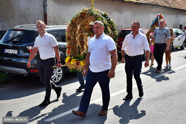 Tłumy na dożynkach gminnych w Budzowie. Zespół Daj To Głośniej gwiazdą wieczoru!