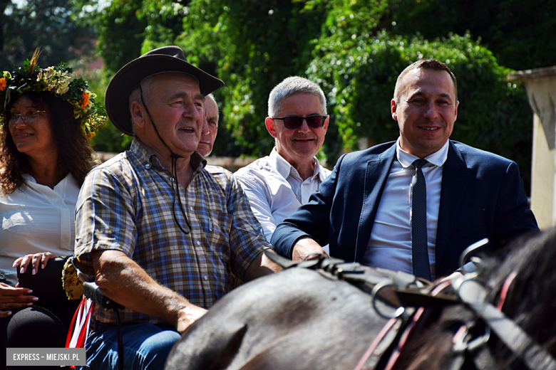 Tłumy na dożynkach gminnych w Budzowie. Zespół Daj To Głośniej gwiazdą wieczoru!