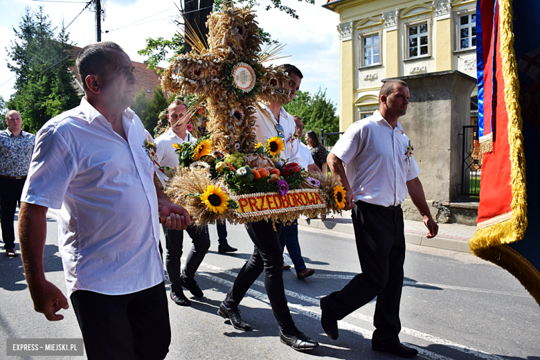 Tłumy na dożynkach gminnych w Budzowie. Zespół Daj To Głośniej gwiazdą wieczoru!