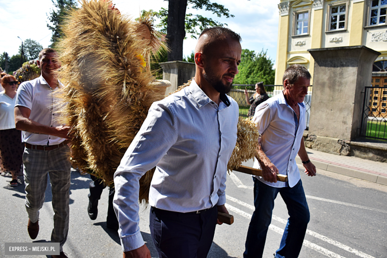 Tłumy na dożynkach gminnych w Budzowie. Zespół Daj To Głośniej gwiazdą wieczoru!