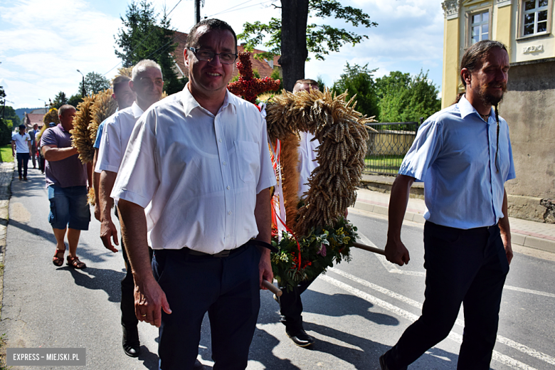 Tłumy na dożynkach gminnych w Budzowie. Zespół Daj To Głośniej gwiazdą wieczoru!