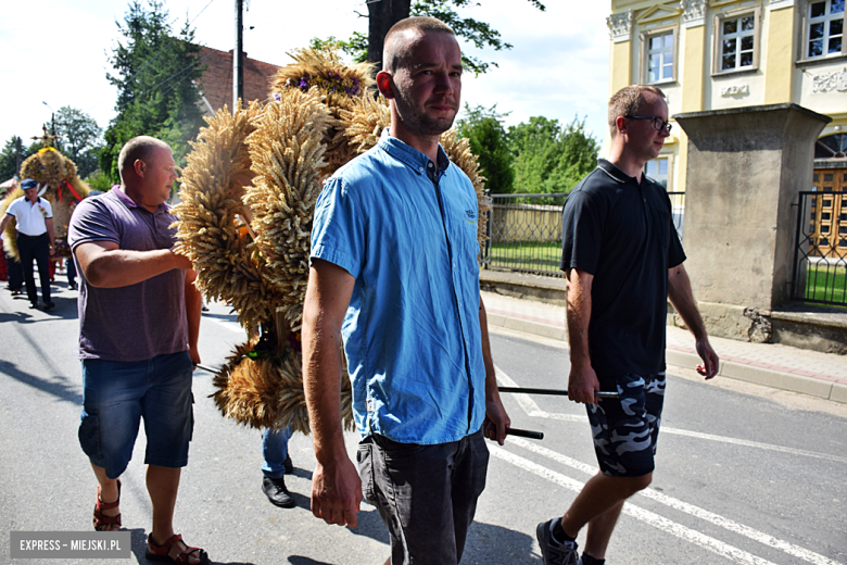 Tłumy na dożynkach gminnych w Budzowie. Zespół Daj To Głośniej gwiazdą wieczoru!