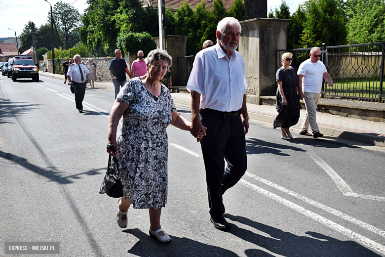 Tłumy na dożynkach gminnych w Budzowie. Zespół Daj To Głośniej gwiazdą wieczoru!