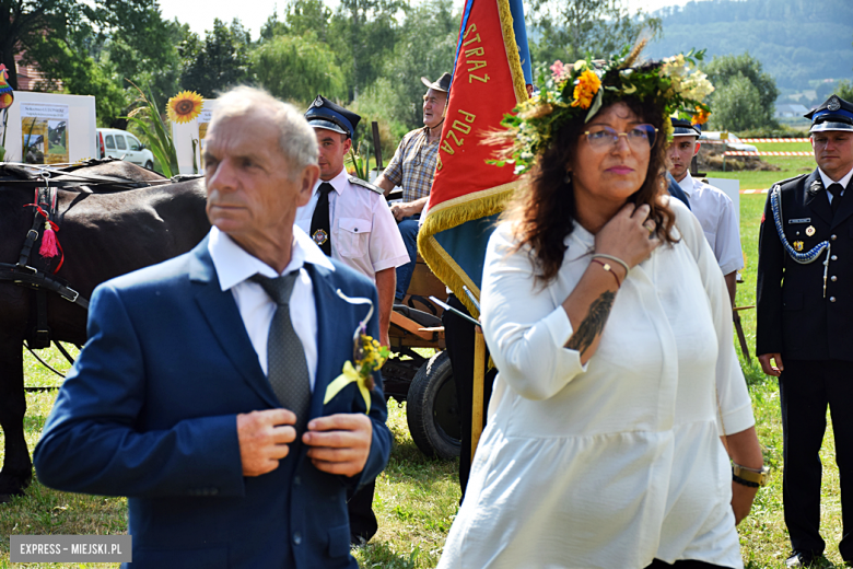 Tłumy na dożynkach gminnych w Budzowie. Zespół Daj To Głośniej gwiazdą wieczoru!