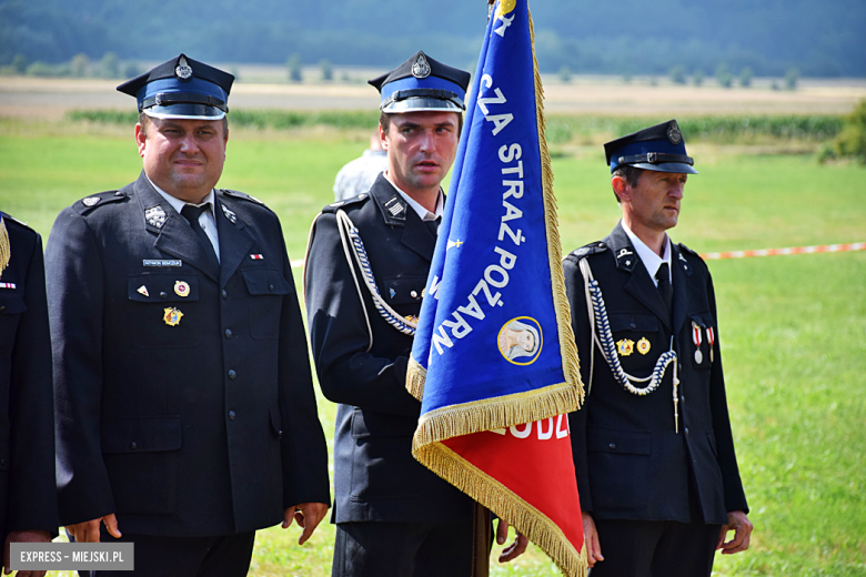 Tłumy na dożynkach gminnych w Budzowie. Zespół Daj To Głośniej gwiazdą wieczoru!