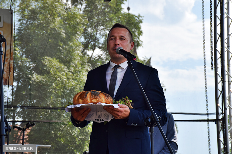 Tłumy na dożynkach gminnych w Budzowie. Zespół Daj To Głośniej gwiazdą wieczoru!