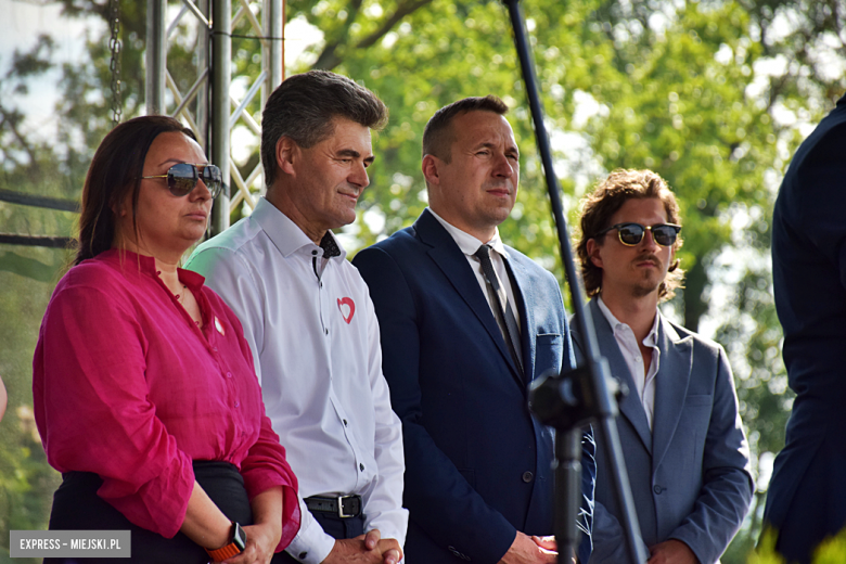 Tłumy na dożynkach gminnych w Budzowie. Zespół Daj To Głośniej gwiazdą wieczoru!