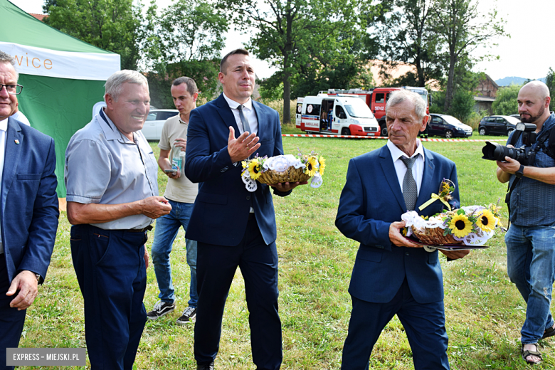 Tłumy na dożynkach gminnych w Budzowie. Zespół Daj To Głośniej gwiazdą wieczoru!