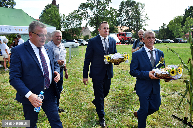 Tłumy na dożynkach gminnych w Budzowie. Zespół Daj To Głośniej gwiazdą wieczoru!