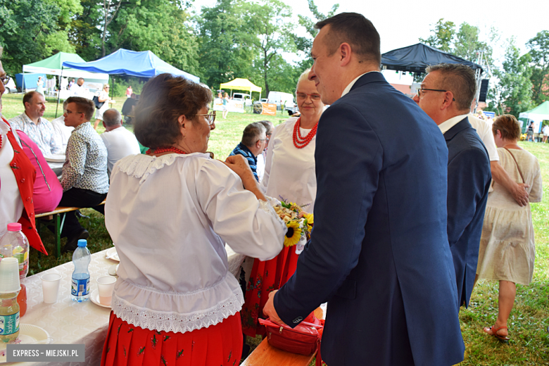 Tłumy na dożynkach gminnych w Budzowie. Zespół Daj To Głośniej gwiazdą wieczoru!