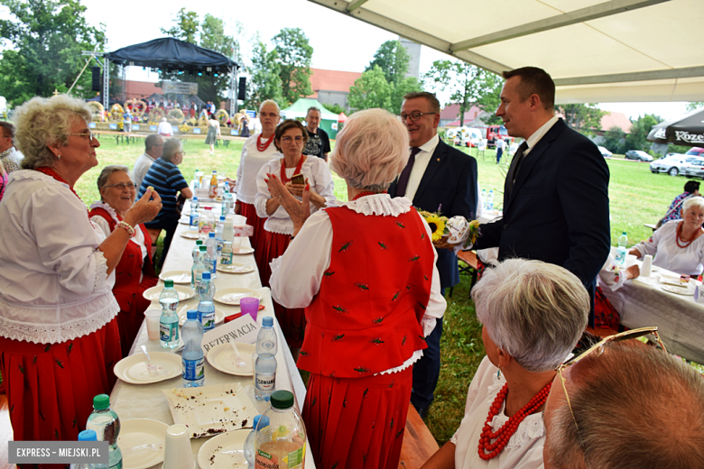 Tłumy na dożynkach gminnych w Budzowie. Zespół Daj To Głośniej gwiazdą wieczoru!