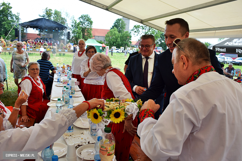 Tłumy na dożynkach gminnych w Budzowie. Zespół Daj To Głośniej gwiazdą wieczoru!