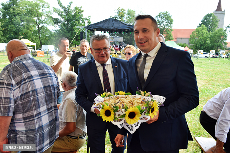 Tłumy na dożynkach gminnych w Budzowie. Zespół Daj To Głośniej gwiazdą wieczoru!