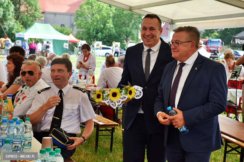 Tłumy na dożynkach gminnych w Budzowie. Zespół Daj To Głośniej gwiazdą wieczoru!