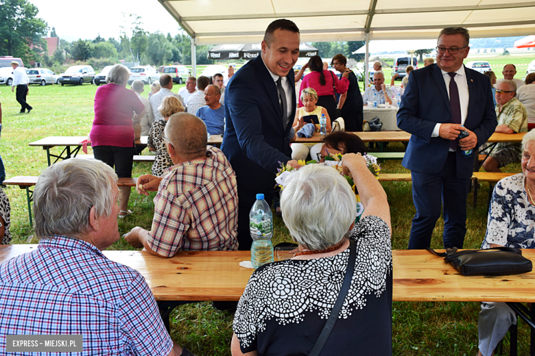 Tłumy na dożynkach gminnych w Budzowie. Zespół Daj To Głośniej gwiazdą wieczoru!