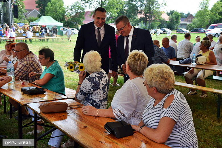 Tłumy na dożynkach gminnych w Budzowie. Zespół Daj To Głośniej gwiazdą wieczoru!