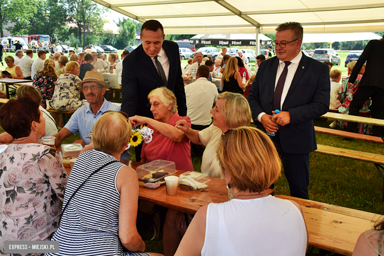 Tłumy na dożynkach gminnych w Budzowie. Zespół Daj To Głośniej gwiazdą wieczoru!