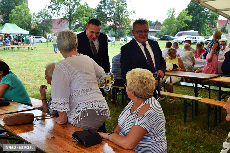 Tłumy na dożynkach gminnych w Budzowie. Zespół Daj To Głośniej gwiazdą wieczoru!