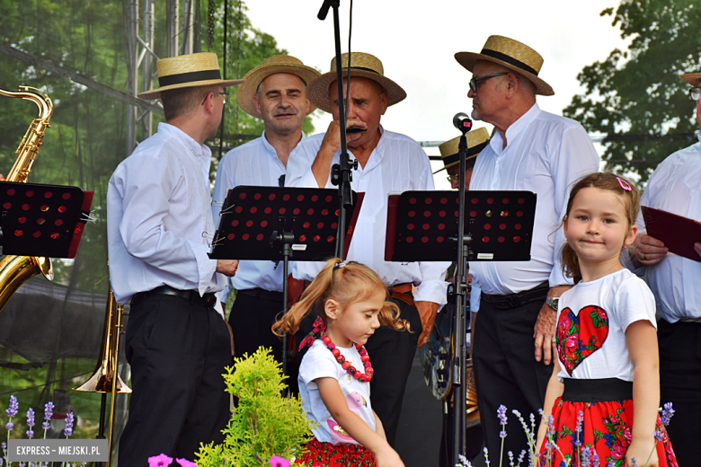 Tłumy na dożynkach gminnych w Budzowie. Zespół Daj To Głośniej gwiazdą wieczoru!