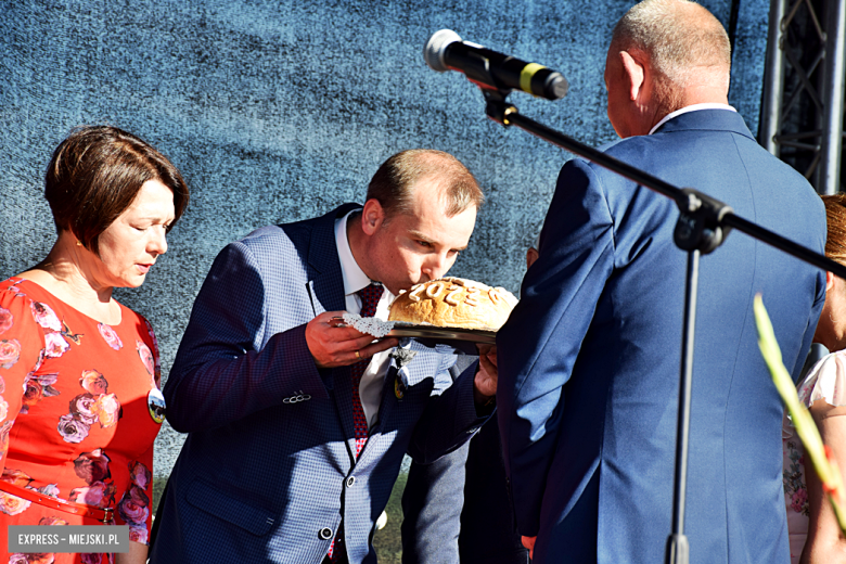 Dożynki gminne na terenie kompleksu sportowo-rekreacyjnego w Kamieńcu Ząbkowickim