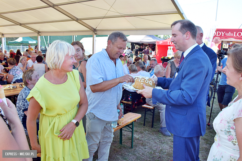 Dożynki gminne na terenie kompleksu sportowo-rekreacyjnego w Kamieńcu Ząbkowickim