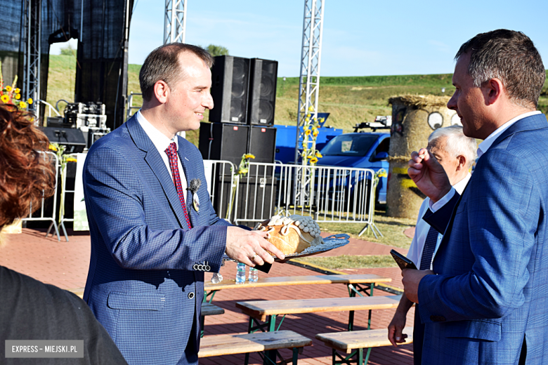 Dożynki gminne na terenie kompleksu sportowo-rekreacyjnego w Kamieńcu Ząbkowickim