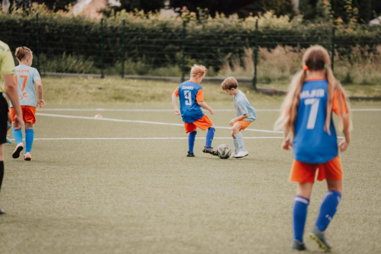 Pierwszy dzień turnieju Inpol Cup o Puchar Krzywej Wieży w obiektywie [foto]