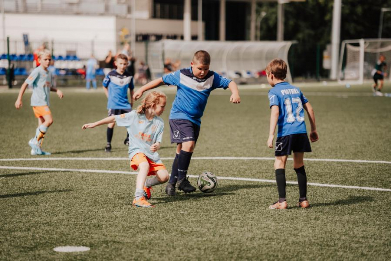 Pierwszy dzień turnieju Inpol Cup o Puchar Krzywej Wieży w obiektywie [foto]