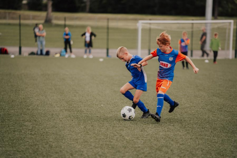 Pierwszy dzień turnieju Inpol Cup o Puchar Krzywej Wieży w obiektywie [foto]